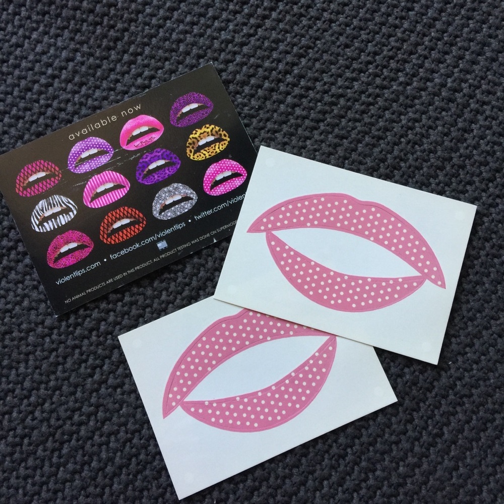 Viollent lip tattoos